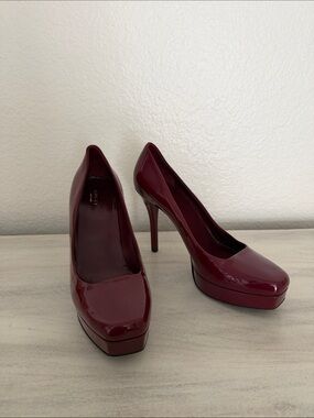 Authentic Gucci Patent Leather Burgundy Platform Stiletto Pumps Size 40
